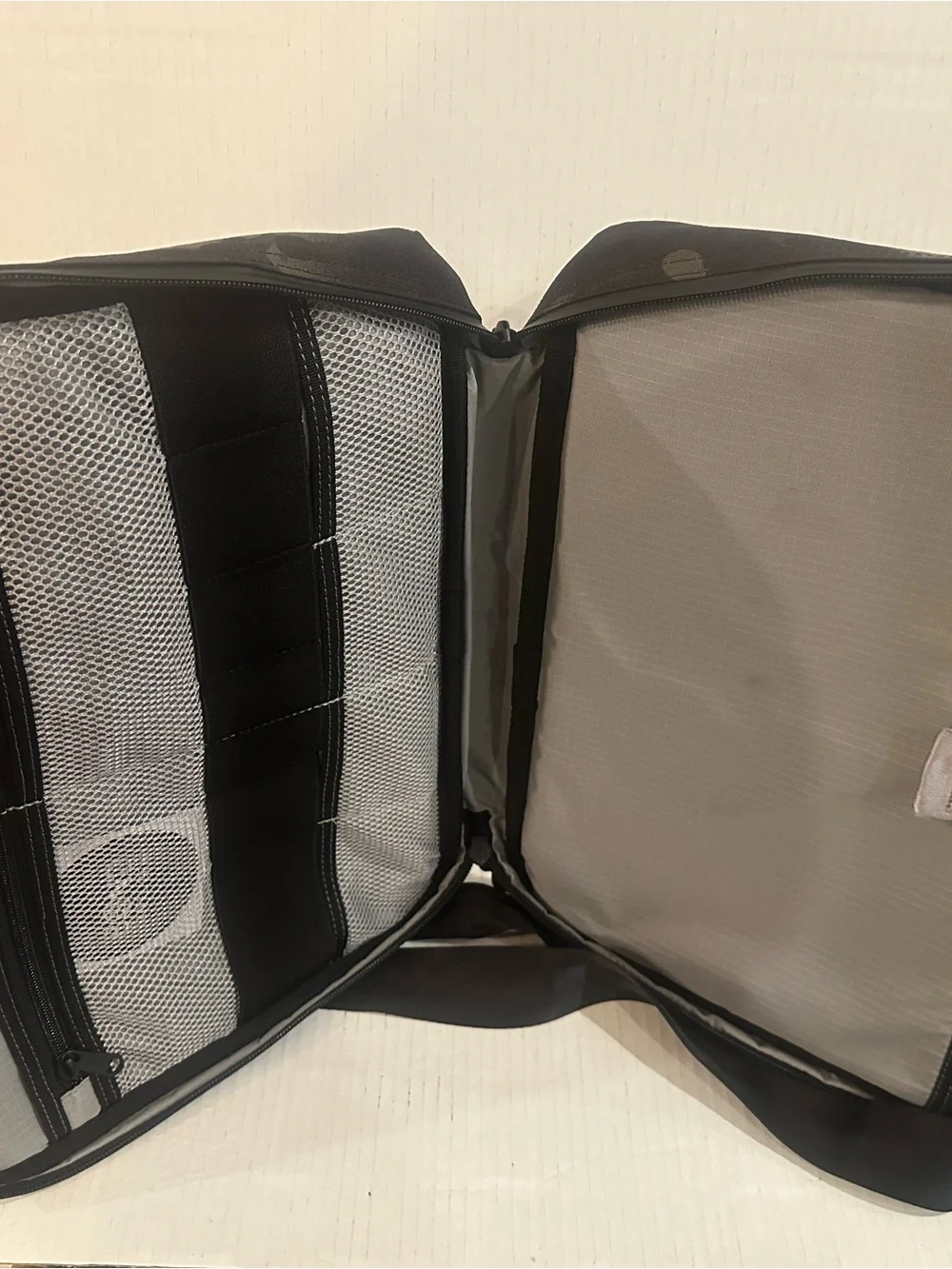 Bond Travel Gear laptop tote